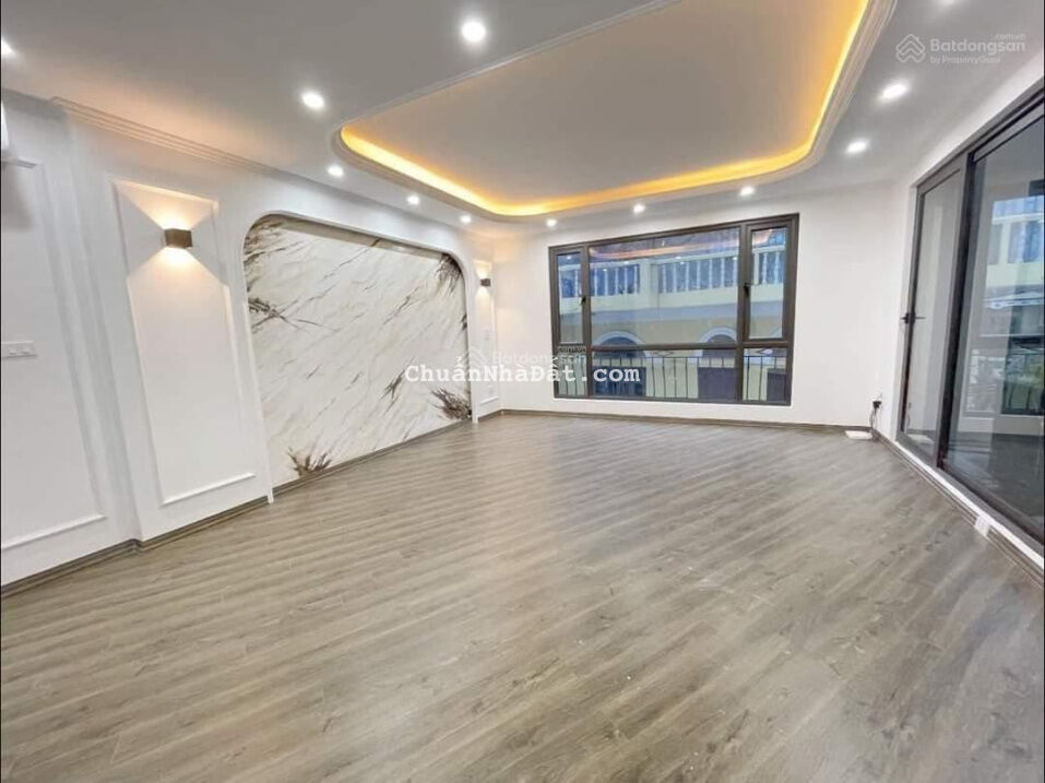 Chính chủ bán nhà MP Triệu Việt Vương, Q Hai Bà Trưng, DT 250m2, MT 8,5m, 6 tầng TM, 135 tỷ