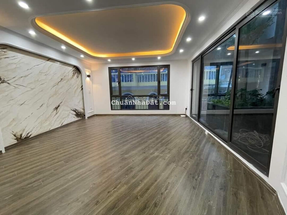 Chính chủ bán nhà MP Triệu Việt Vương, Q Hai Bà Trưng, DT 250m2, MT 8,5m, 6 tầng TM, 135 tỷ