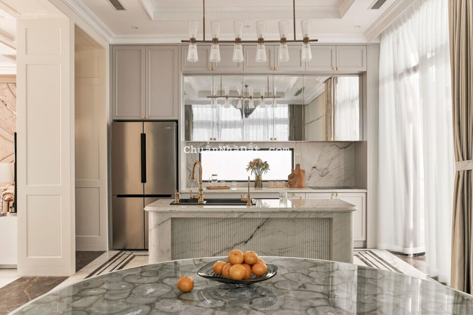 Biệt thự mặt phố Nguyễn Du 268m2 x MT 8m, vỉa hè 2 chiều ô tô, pháp lý sạch