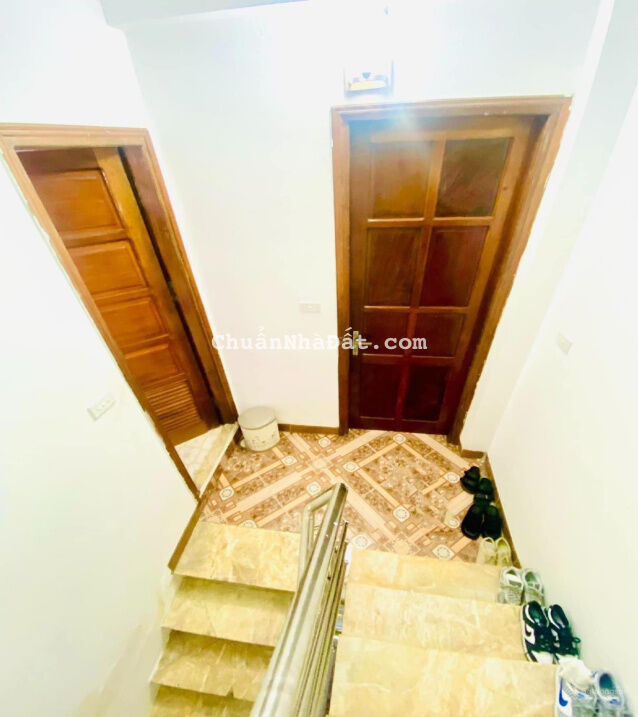 Gấp bán nhà siêu vị trí giá chỉ 19.8 tỷ phố Yết Kiêu 35m2 6 tầng Hai Bà Trưng