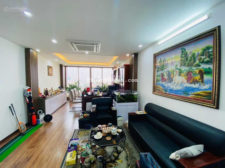 Bán nhà mặt phố phố Lạc Trung, DT 68m2, 5 tầng, giá 13.5 tỷ