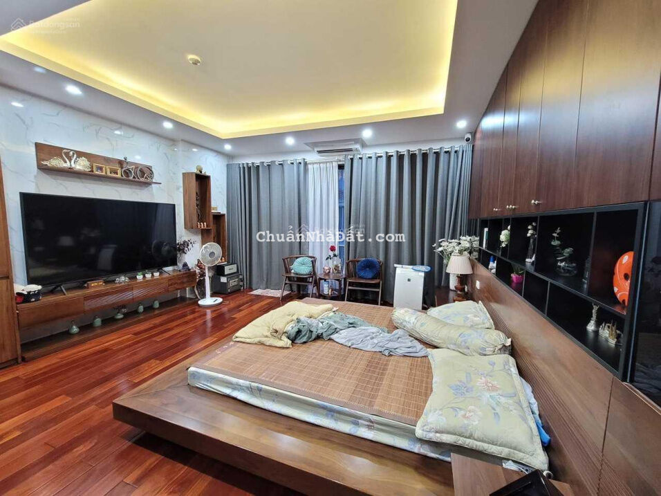 Bán nhà mặt phố phố Lạc Trung, DT 68m2, 5 tầng, giá 13.5 tỷ