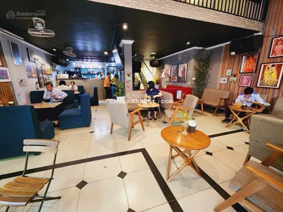 Bán căn mặt phố Bạch Đằng - Hoàn Kiếm. Vỉa hè 5m và diện tích 100m2, mặt tiền 7.5m