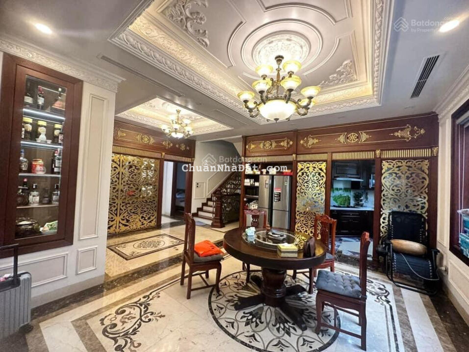 Bán biệt thự 250m2 mặt phố Ngô Văn Sở, dân trí rất cao, ô tô 2 chiều, vỉa hè rộng