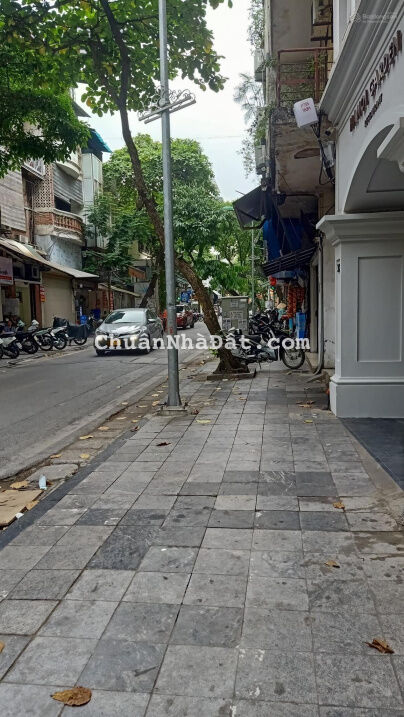 Cực hót mặt phố Hàng Mành, Hoàn Kiếm, vị trí siêu đỉnh, chỗ view đẹp, lộc KD, 49,5m2/ 43,5tỷ