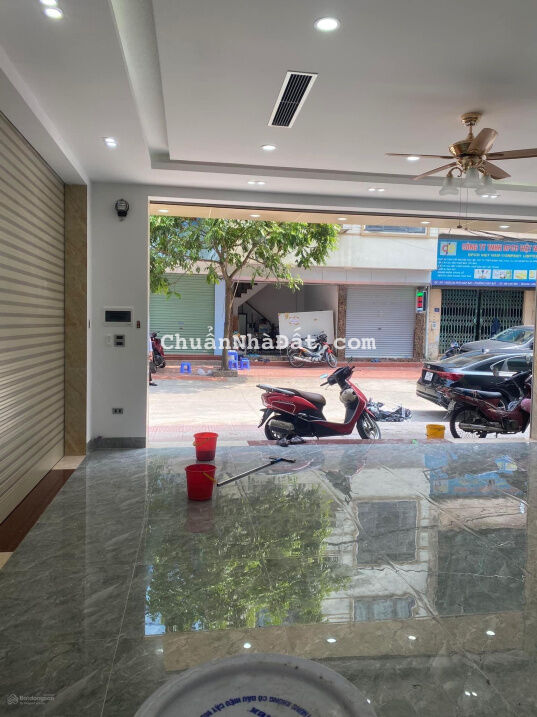 Mặt phố kinh doanh cafe, spa, đường 3 ô tô tránh, vỉa hè rộng, DT 50m2 x 7 tầng thang máy, MT 8m