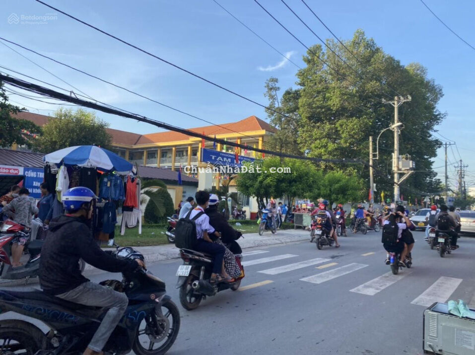 Bán nhà mặt tiền đường Phạm Thị Giây, xã Thới Tham Thôn Hóc Môn