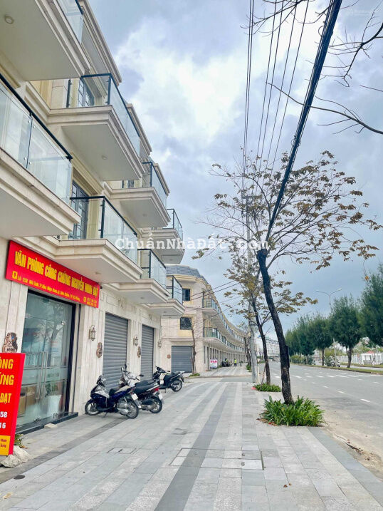 Cần tiền bán nhanh căn nhà 3,5 tầng full ngoại thất đá chống thấm rất đẹp, giá bán nhanh 4.6 tỷ