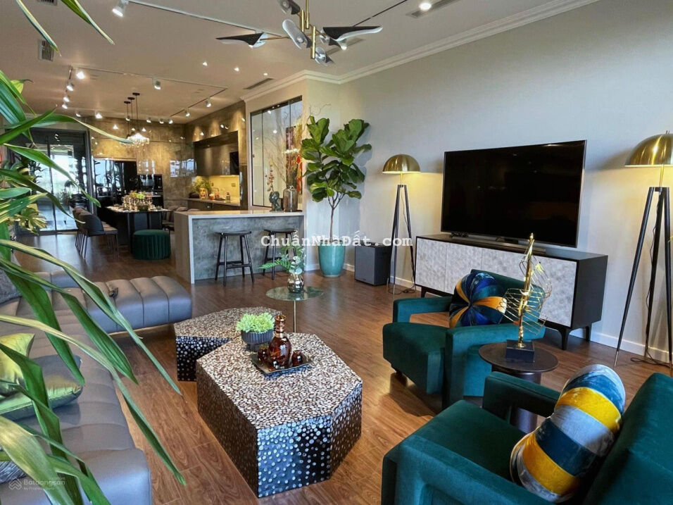 Nhà mặt phố đẹp nhất Long Biên - Đường đôi 20m - Vỉa hè - view hồ - Chủ cần bán gấp giảm hơn 3 tỷ