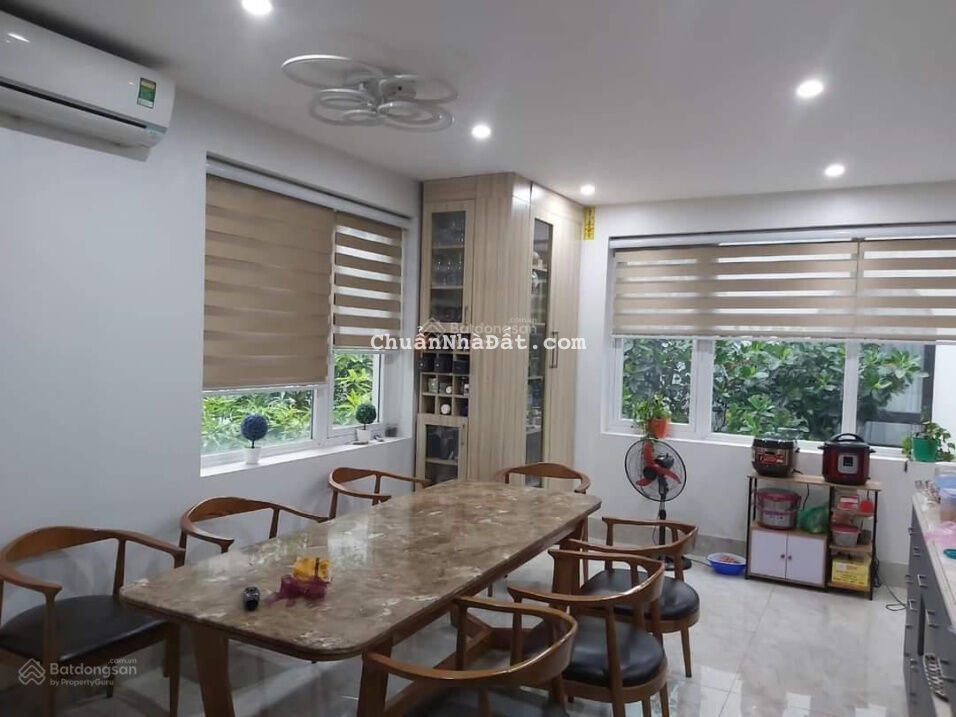 Bán nhà đẹp phố Việt Hưng KĐT Việt Hưng Quận Long Biên