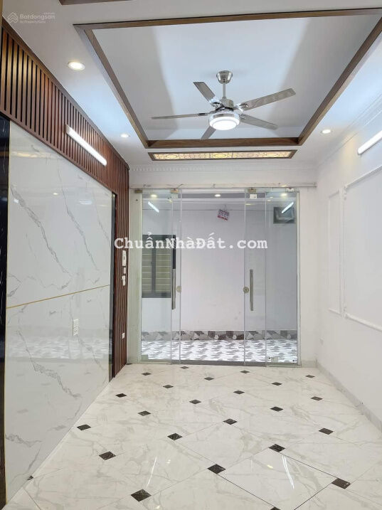 BÁN NHÀ 5 TẦNG_33M_3 NGỦ_PHỐ CỔ LINH_THACH BÀN_GẦN AEON_LONG BIÊN_HƠN 2 TỶ
