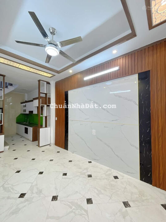 BÁN NHÀ 5 TẦNG_33M_3 NGỦ_PHỐ CỔ LINH_THACH BÀN_GẦN AEON_LONG BIÊN_HƠN 2 TỶ