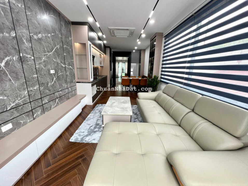 Bán nhà 6 tầng, 50m2, thang máy, gara ô tô, kinh doanh văn òng, Nguyễn Sơn, nguyễn văn cừ, hơn 9 tỷ