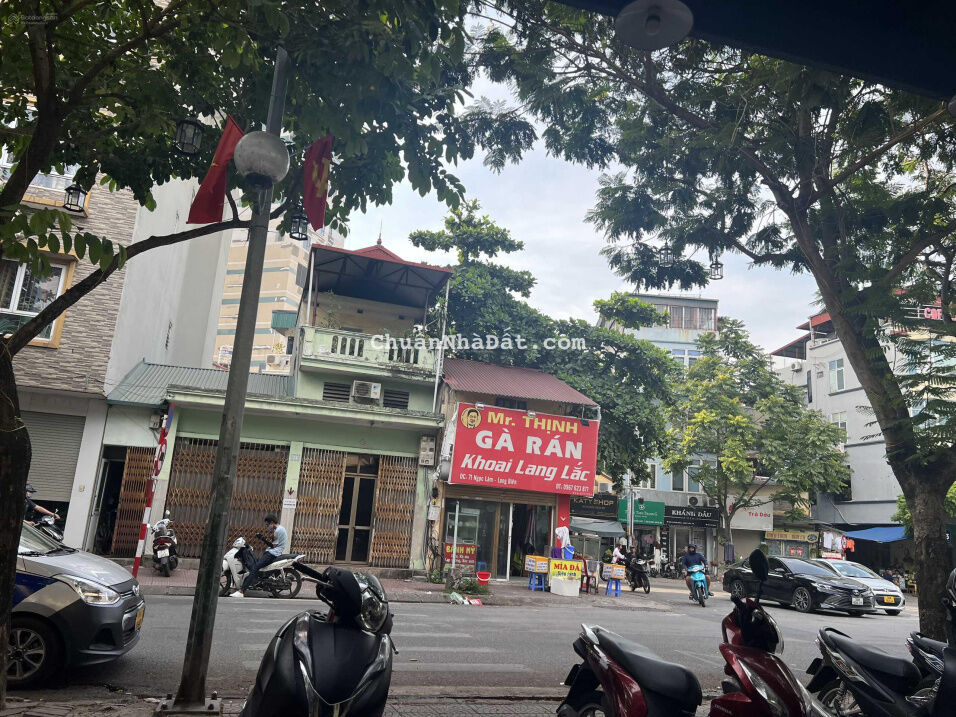 Bán nhà 4 tầng phố Ngọc Lâm, DT 60m2, hiện đang kinh doanh tốt