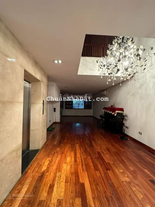 Mặt đường Liên Cơ, Nam Từ Liêm. Diện tích 105 m2 x 4 lô góc hai mặt tiền 18 m giá 23.5 tỷ