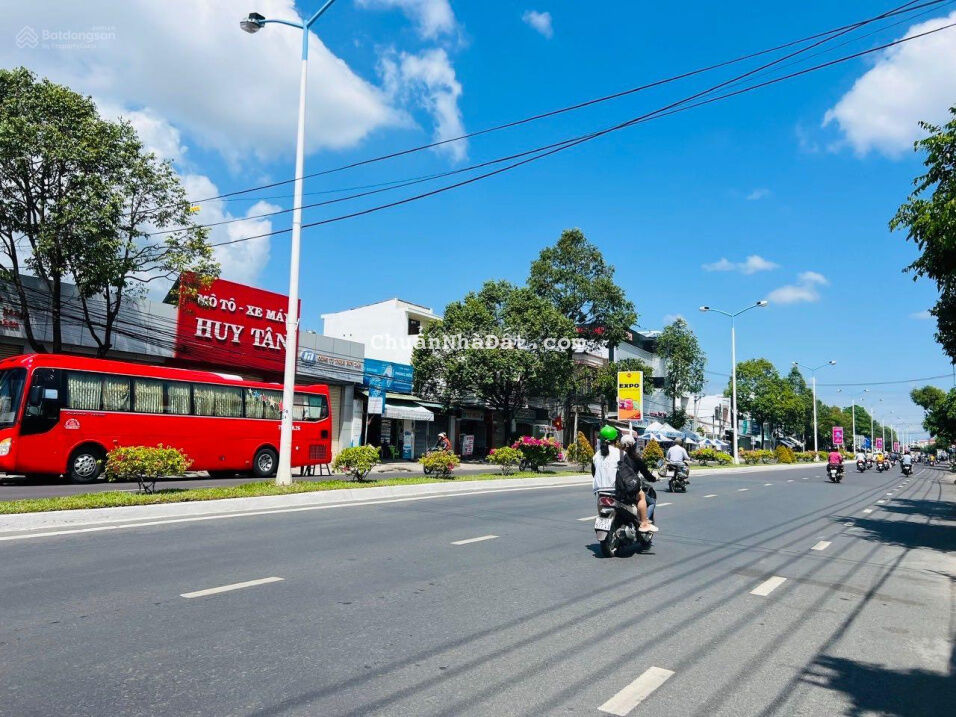 Kẹt bán nhà mặt tiền 23/10 gần trường Hà Huy Tập - Vĩnh Thạnh, giá còn thấp hơn giá đất