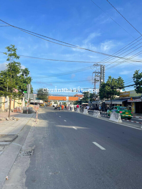 Bán đất tặng nhà đường Lê Hồng Phong, Phước Long, Nha Trang. Giá chỉ 58tr/m2. LH 0977681668