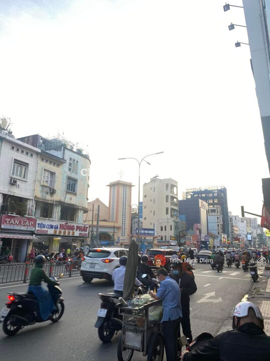 Bán nhà mặt tiền đường kinh doanh đa ngành sầm uất. Trung tâm Quận Phú Nhuận
