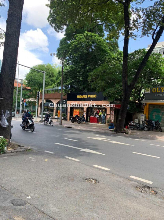 Bán Nhà mặt tiền Đường Huỳnh Văn Bánh Quận Phú Nhuận ( 8.5 x 22m) 3 lầu HĐ thuê 120 triệu