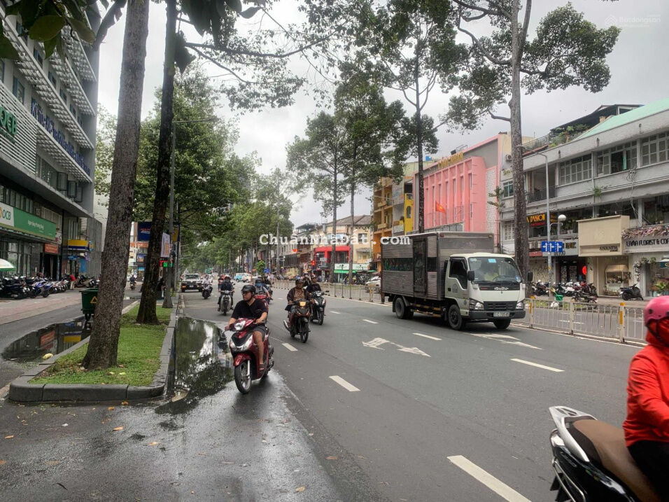 Bán nhà số 111 đường Trần Hưng Đạo, phường Cầu Ông Lãnh, Quận 1, DT(100m2), 10 tầng giá 69 tỷ