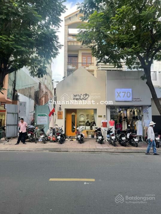 Cần tiền bán gấp nhà góc 2 mặt tiền ngay Trần Hưng Đạo, P. NCT, Quận 1. DT 13x30m. Giá: 120 tỷ (TL)