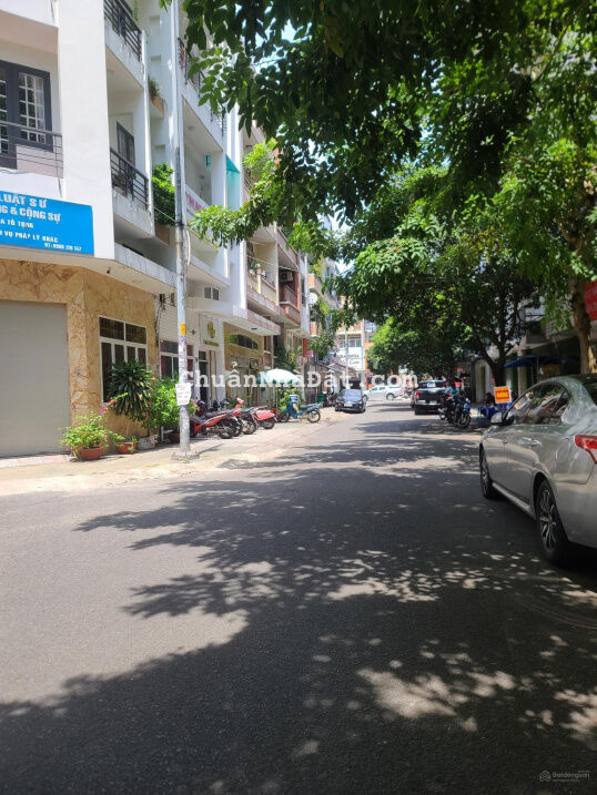 Giảm giá bán nhà vị trí siêu đẹp MT đường Hoàng Sa, Quận 1. DT: 4x18m, trệt, 4 lầu. Bán 16.5 tỷ Giảm giá bán nhà vị trí siêu đẹp MT đường Hoàng Sa, Quận 1. DT: 4x18m, trệt, 4 lầu. Bán 16.5 tỷ