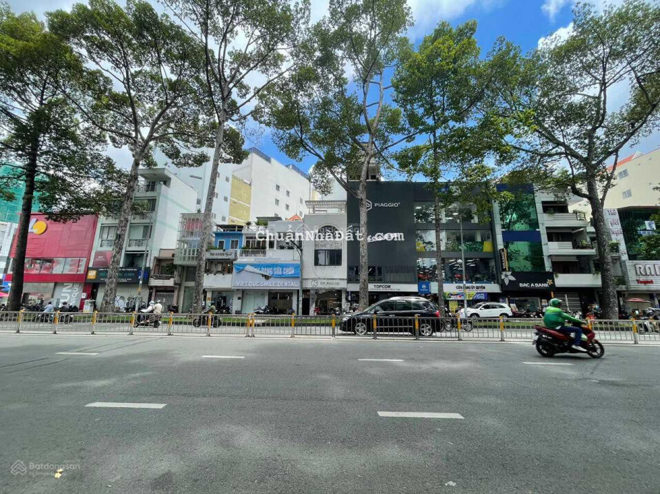 Bán nhà mặt tiền đường Trần Hưng Đạo Quận 1, DT(4,5x17), 2 lầu, giá 38 tỷ LH0938660224 Bán nhà mặt tiền đường Trần Hưng Đạo Quận 1, DT(4,5x17), 2 lầu, giá 38 tỷ LH0938660224