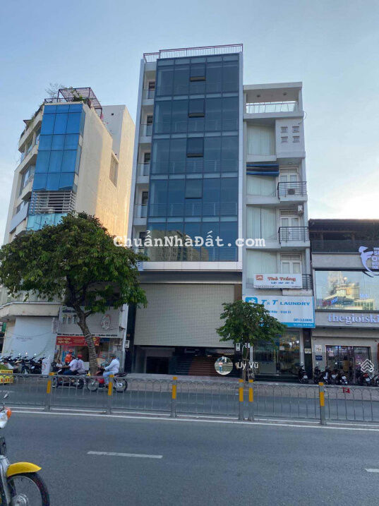 Hot - duy nhất toà nhà văn phòng MT Cách Mạng Tháng 8. DT: 8,4x21m, hầm + 5 tầng. 65 tỷ