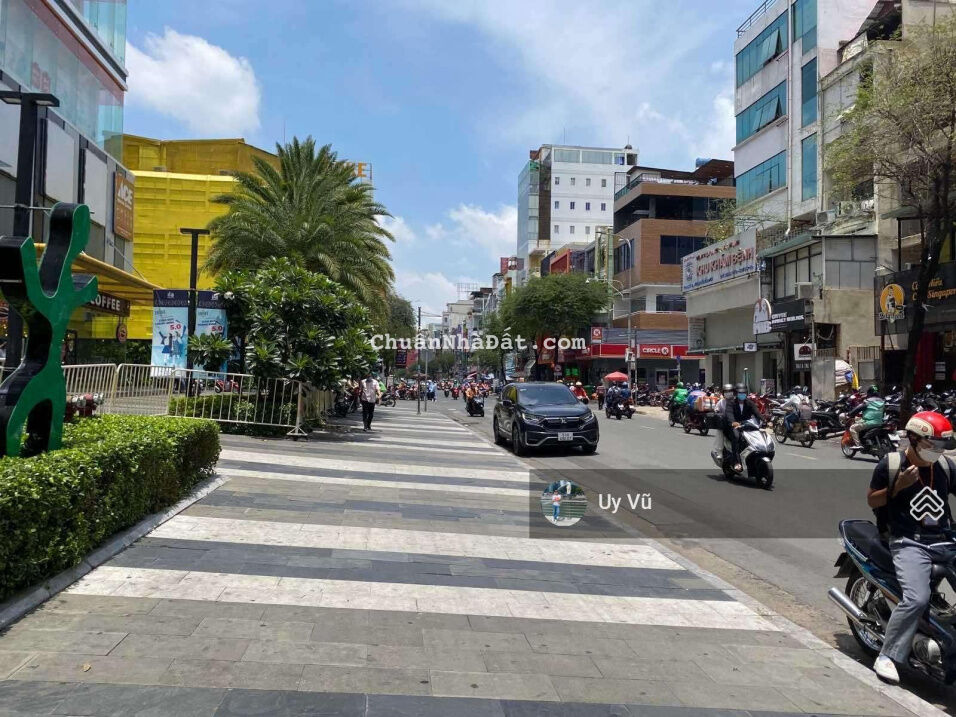 Hot hot - mặt tiền Lê Đại Hành. DT: 5,5x25m. 140m2 công nhận. Vị trí đẹp, giá 35 tỷ