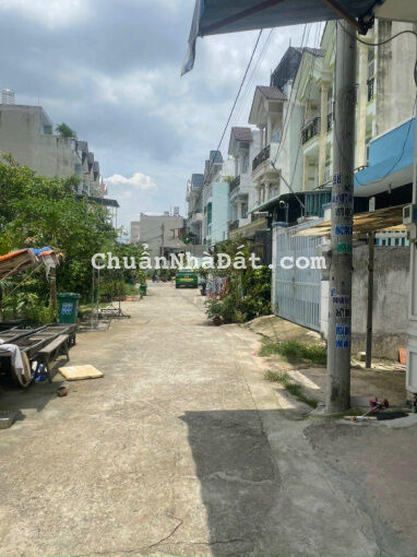 Chuyển công tác cần bán lại nhà đang ở tại đường Huỳnh Thị Hai, P. TCH, quận 12 Chuyển công tác cần bán lại nhà đang ở tại đường Huỳnh Thị Hai, P. TCH, quận 12