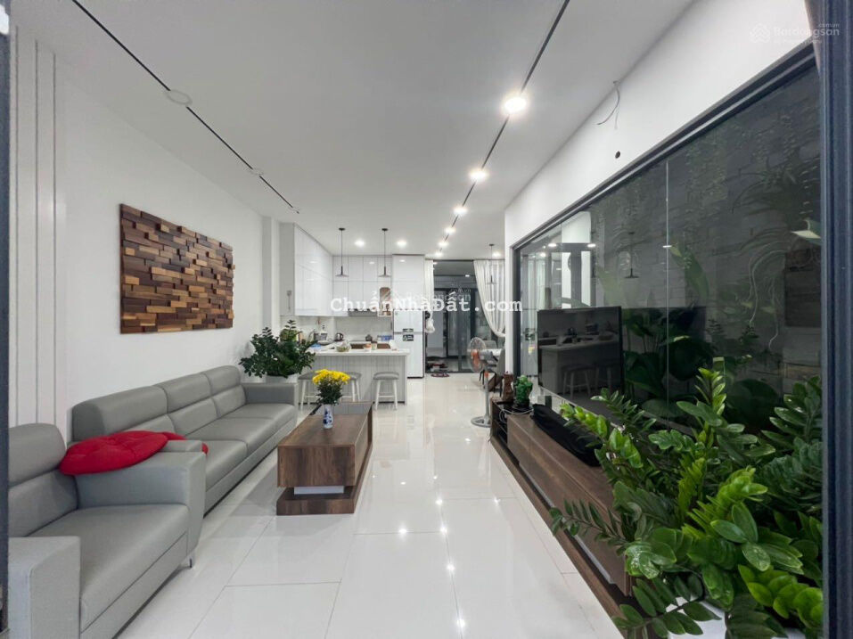 Bán tòa nhà CHDV mặt tiền 180 Tân Thới Nhất 08, Quận 12. Cho thuê được 80 triệu/tháng