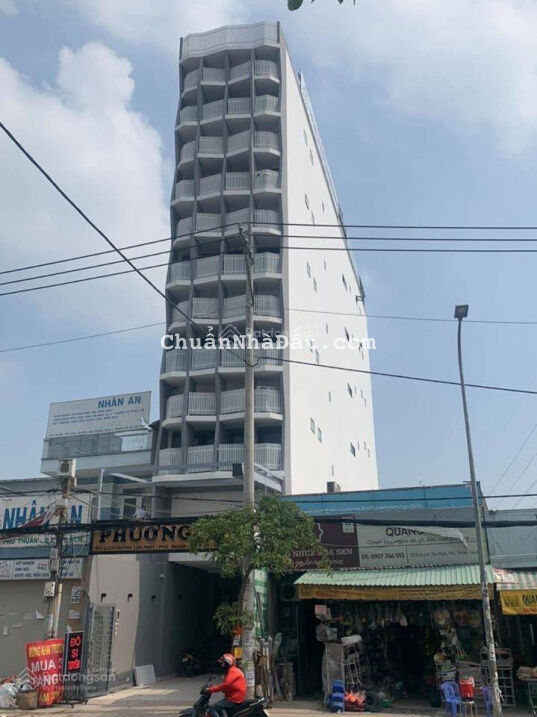 Chính chủ ngộp bank cần Bán toà nhà 8 Tầng 2 thang máy mặt tiền Nguyễn Văn Quá giá 28 tỷ