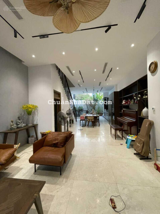 Nhà mặt phố 102,5m2 đường 11m P. Bình Trưng Tây TP. Thủ Đức