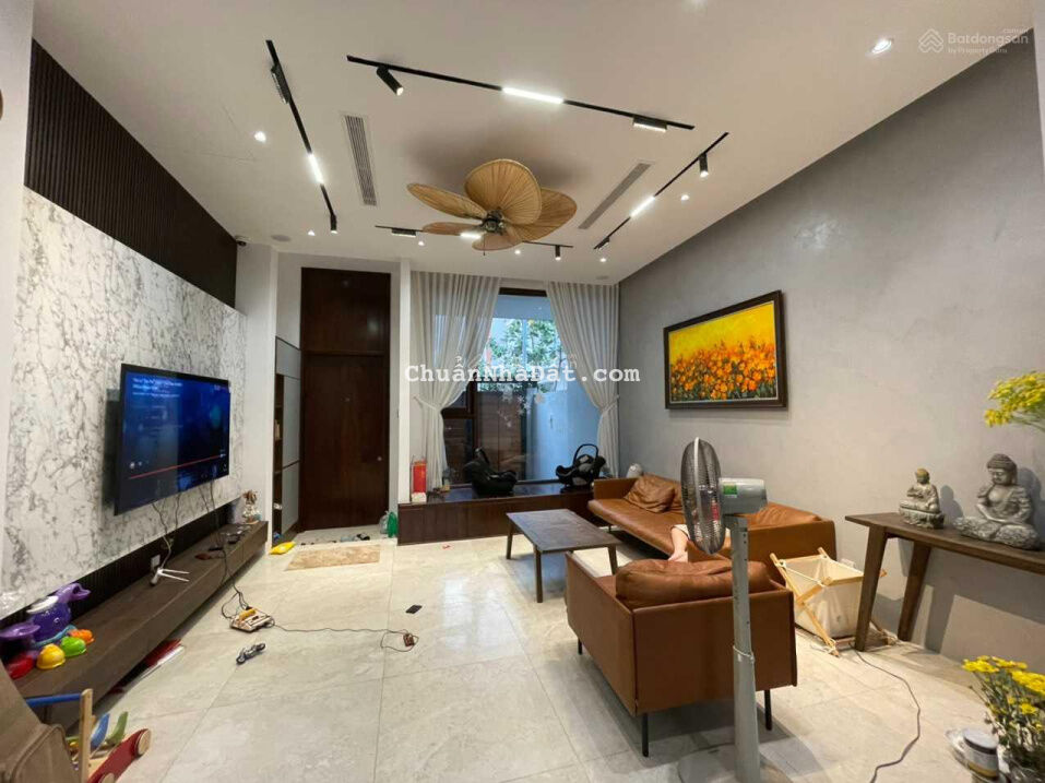 Nhà mặt phố 102,5m2 đường 11m P. Bình Trưng Tây TP. Thủ Đức