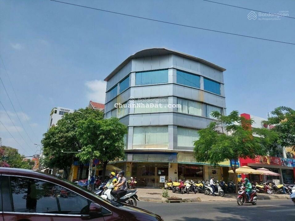 Bán tòa nhà góc 2 mặt tiền ngay Trương Văn Bang - DT: 8x18m - giá bán 20 tỷ