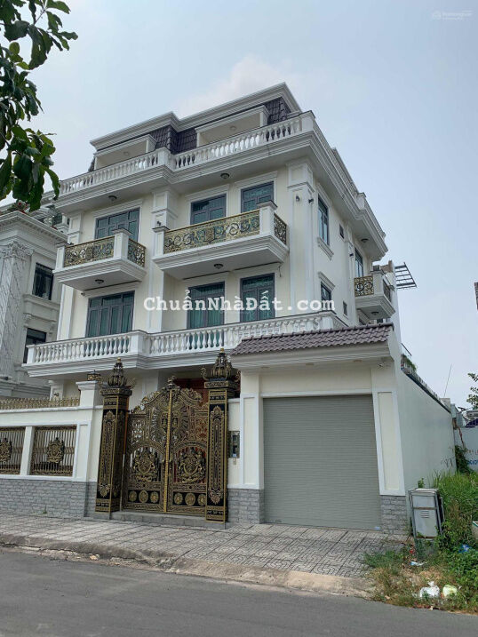 Bán villa view sông mặt tiền đường số 52, BTĐ, Quận 2: DT 232m2; trệt 3 lầu full nội thất cao cấp