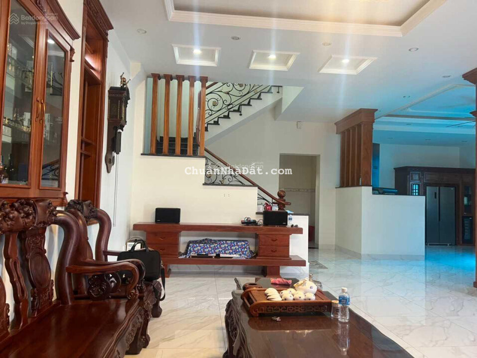 Bán villa view sông mặt tiền đường số 52, BTĐ, Quận 2: DT 232m2; trệt 3 lầu full nội thất cao cấp