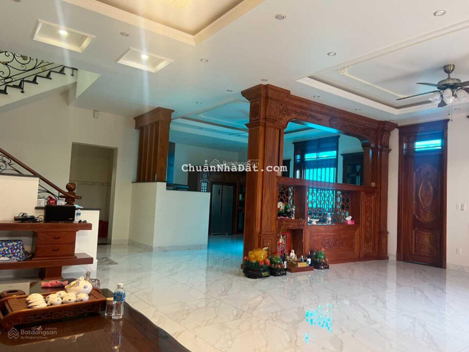 Bán villa view sông mặt tiền đường số 52, BTĐ, Quận 2: DT 232m2; trệt 3 lầu full nội thất cao cấp
