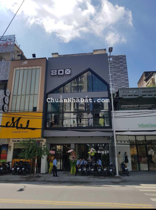 Bán nhà siêu hiếm mặt tiền Võ Văn Tần P5 Q3 đoạn 2 chiều (4.5x14.3) HĐT 70tr/tháng giá rẻ chỉ 30 tỷ Bán nhà siêu hiếm mặt tiền Võ Văn Tần P5 Q3 đoạn 2 chiều (4.5x14.3) HĐT 70tr/tháng giá rẻ chỉ 30 tỷ