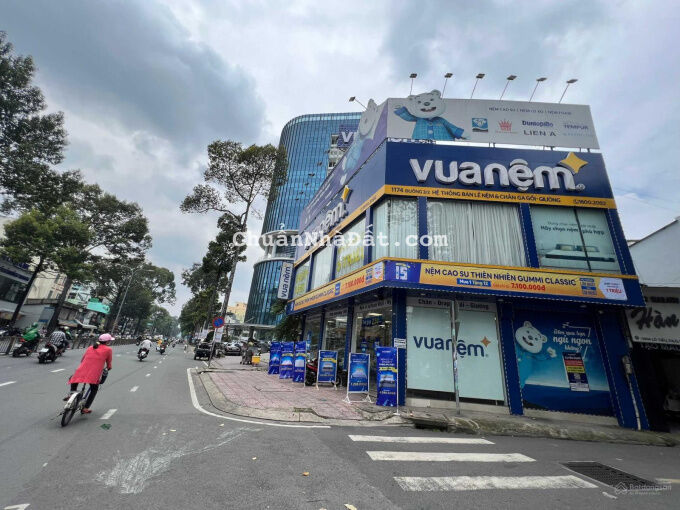 Bán nhà 2 MT 368 Võ Văn Tần, P5, Q3, ngang 11m, 80m2 đúng 54 tỷ