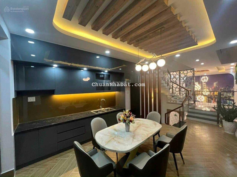 Bán nhà mặt tiền ngay chợ vải Soái Kình Lâm phường 14 quận 5, DT: 3.8x13m, 3 lầu ST, giá 18 tỷ
