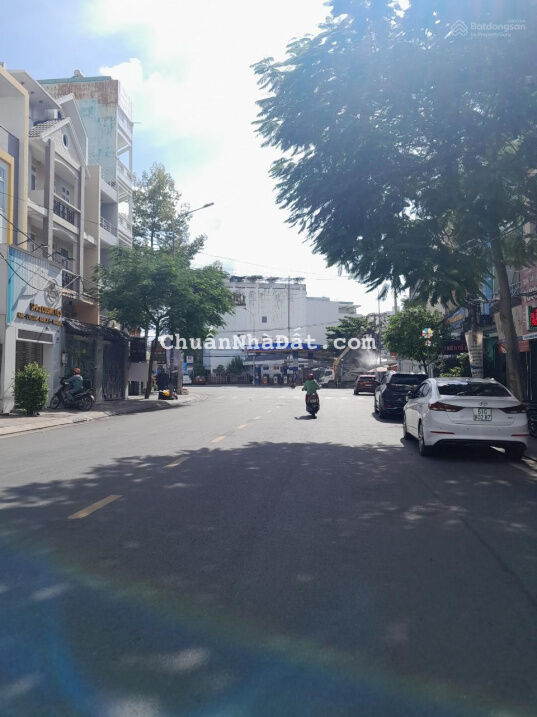 Nhà đường Chợ Lớn ngang 4,5m dài 16m (3 lầu, 4PN) siêu đẹp chỉ 12.5 tỷ TL