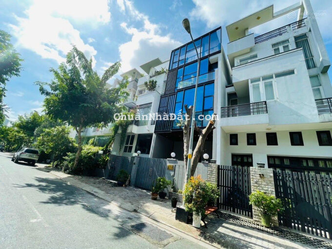 Chính chủ gửi bán nhiều SP Hưng Gia, Hưng Phước Phú Mỹ Hưng - DT 6x18,5m, SHR giá 22 tỷ/SP
