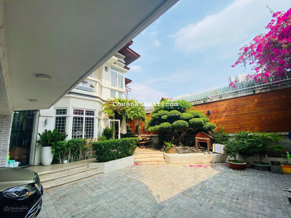 Bán biệt thự 15x35m, 3tầng giá 65tỷ mặt tiền 793 Trần Xuân Soạn - Kiều Đàm - Him Lam p. Tân Hưng Q7