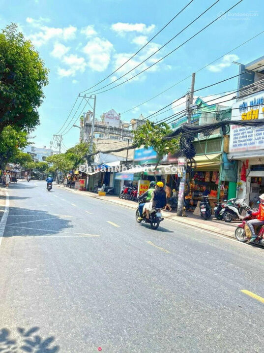 Vị trí đắc địa, nhà cấp 4 mặt tiền KDMB lÊ Văn Lương, P. Tân Hưng, Quận 7