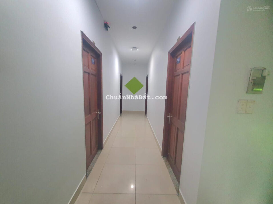 Bán khách sạn lớn 3 tầng mặt tiền khu VIP Làng Tăng Phú - Lê Văn Việt Quận 9 10.8x25m chỉ 118tr/m2