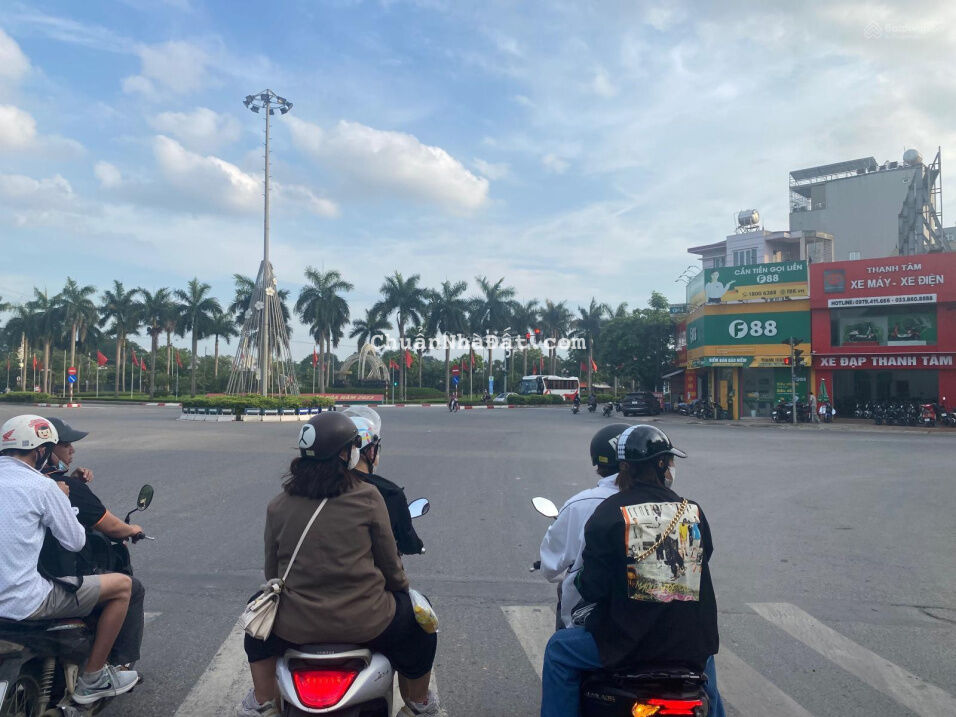 Bán nhà mặt phố La Thành, Quang Trung, Sơn Tây - Hà Nội. Giá đầu tư siêu rẻ