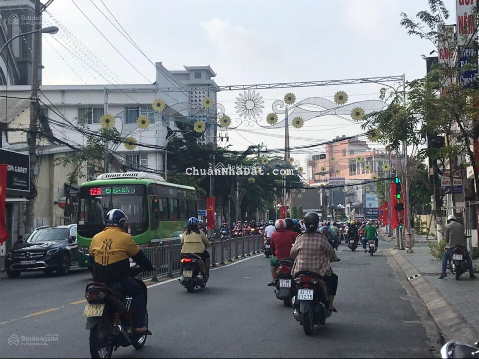 Bán nhà mặt tiền Cách Mạng Tháng 8