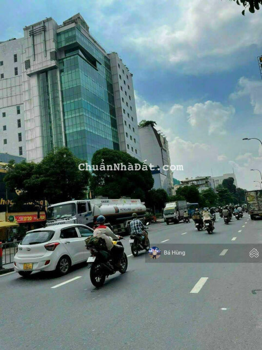 Hạ giá 10 tỷ! Bán gấp tòa nhà hầm 7 tầng! Mặt tiền Cộng Hòa (6.5x18m) HĐT: 200tr/th. Giá còn 25 tỷ Hạ giá 10 tỷ! Bán gấp tòa nhà hầm 7 tầng! Mặt tiền Cộng Hòa (6.5x18m) HĐT: 200tr/th. Giá còn 25 tỷ