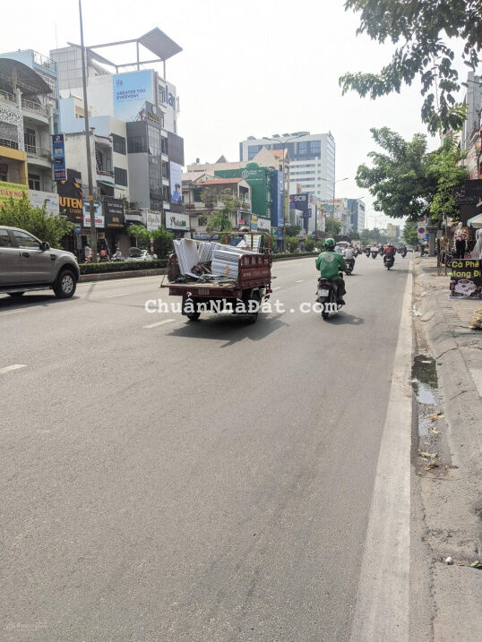 Khủng!Mặt tiền Cách Mạng Tháng Tám, chỉ 200 triệu/m2, giá tốt để đầu tư, 5 lầu, khai thác 300 triệu Khủng!Mặt tiền Cách Mạng Tháng Tám, chỉ 200 triệu/m2, giá tốt để đầu tư, 5 lầu, khai thác 300 triệu